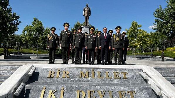 Həsənov Ankarada Heydər Əliyev Parkını ziyarət etdi